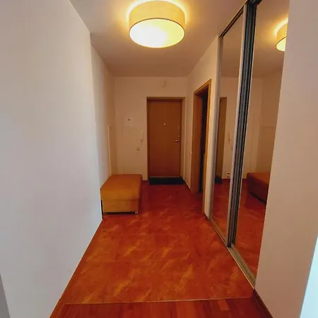 New Ligonines Apartament In Center Of كلابيدا
